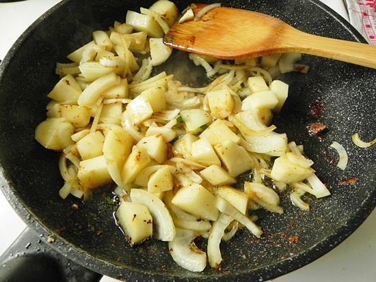 Фрикадельки из баранины с соусом из картошки. Афтар: КонАццкий Syndrom