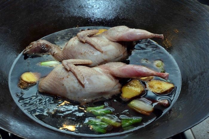 По мотивам simmered pigeon in soy sauce. Аффтор: Жук