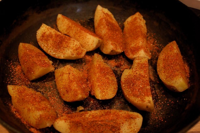 Филе белого амура в изюмно- табачном соусе с пряным картофелем. Афтар: Randall Boggs