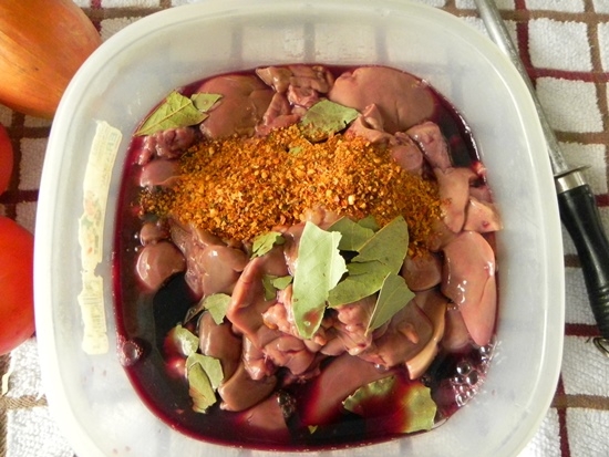 Куриная печень со сванетской солью, луком и помидорами. Афтар: КонАццкий Syndrom