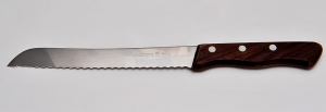 Нож кухонный, серрейторный, от фирмы "ZWILLING. J.F.HENCKELS".