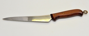 продано. Нож хлебный серрейторный от шведской фирмы KARLSSON & NILSSON