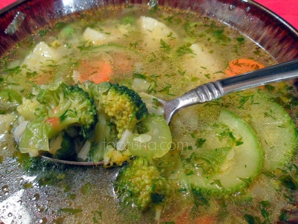 Не совсем постный, но таки овощной суп из двух капуст