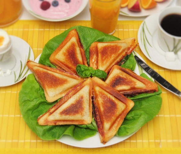 Завтрак: сэндвич, бутер, бутер с фаршем, белая сосиска, панкейки