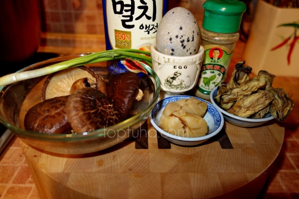 Гонконгский суп с яйцом и морепродуктами