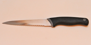 Нож серрейторный кухонный от Monogram