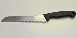 Нож кухонный, волновой