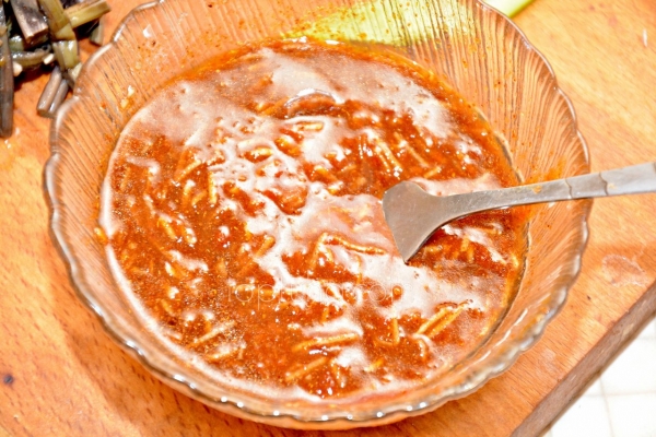 육개장 (Юккеджан) - Острый суп с говядиной