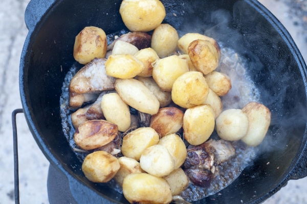Ягнятина с картошкой томленная на медленном огне (Утомленный баран)