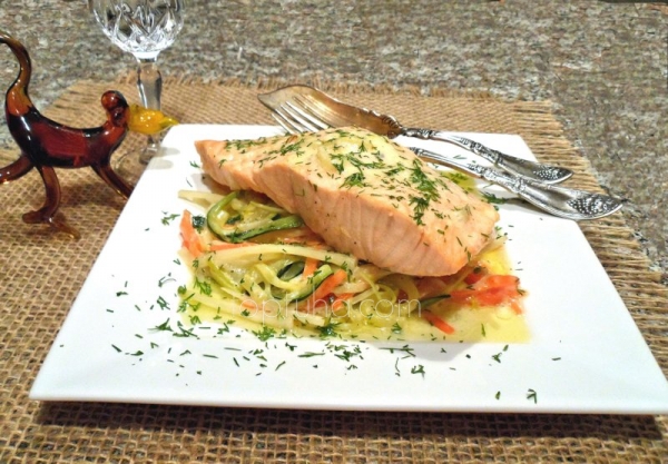 Salmon a la Nage  с овощами и сливочной подливой. (Овощи с сальмонеллой)