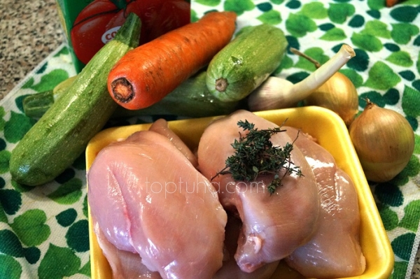 Курица с овощами почти диетическая