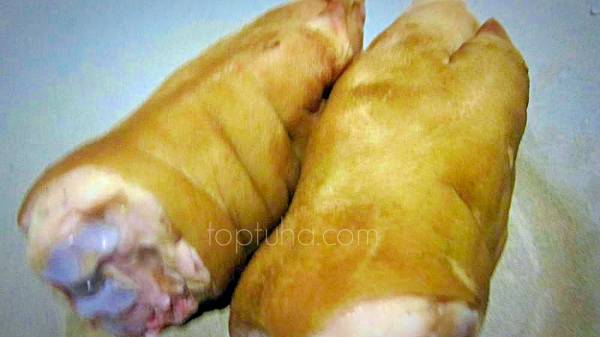 Тушеные свиные ножки